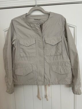 GAP Light Gray Utility Jacket- Dual Front Flap Pockets & Hip/Waist Drawstrings